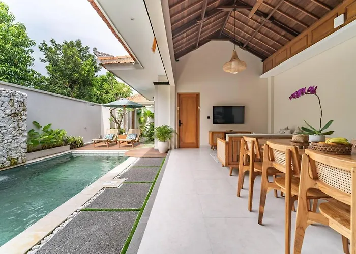 Hidden Oasis 2br & Private Pool Near 'green School' 別荘
