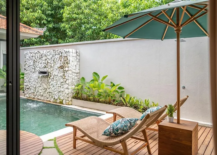 Hidden Oasis 2br & Private Pool Near 'green School' 別荘