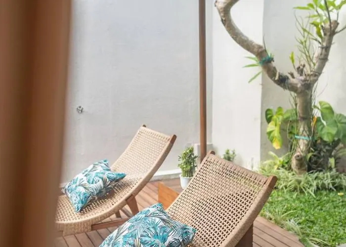別荘 Hidden Oasis 2br & Private Pool Near 'green School' *