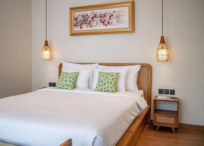 Hidden Oasis 2br & Private Pool Near 'green School' 別荘
